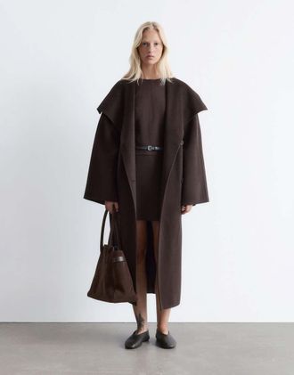 & Other Stories Cappotto lungo in lana con cintura e collo a imbuto marrone