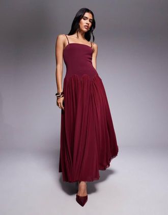 Ra-Re London - Vestito lungo a pieghe color bordeaux con spalline sottili e vita scesa smerlata-Rosso