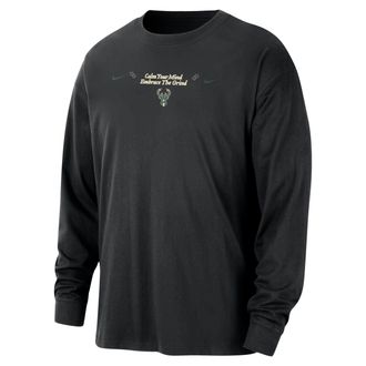 Nike Milwaukee Bucks Courtside Nike Mens NBA Max90 Long-Sleeve T-Shirt in Black | HQ0665-010