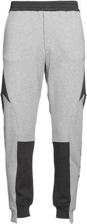 Alexander McQueen BOTTOMWEAR - Pantaloni su YOOX.COM