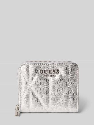 Guess Portemonnaie mit Allover-Logo-Pr&auml;gung Modell Aldina in Silber, Gr&ouml;&szlig;e 1