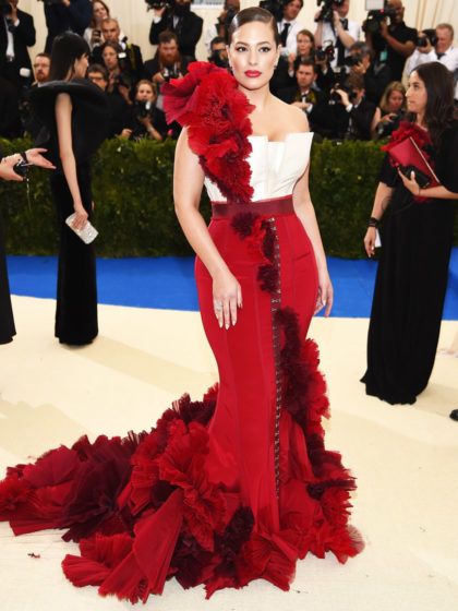 Prepárate para el retorno de los hombros asimétricos