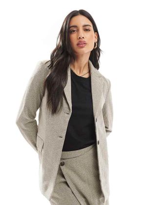 Vero Moda fitted blazer in beige herringbone tweed - part of a set-Neutral