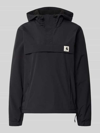 Carhartt Work in Progress Relaxed Fit Windbreaker mit Logo-Patch Modell Nimbus in Black, Gr&ouml;&szlig;e XS
