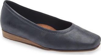 Softwalk Vera Cruz Flat in Black Pearl at Nordstrom Rack, Size 10.5