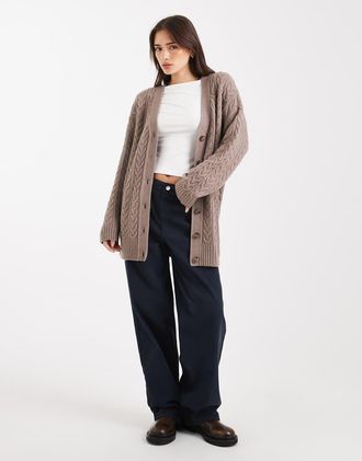 Miss Selfridge Cardigan taglio lungo oversize color moka lavorato a trecce-Marrone