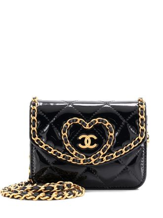 Chanel Heart Chain Flap Bag Quilted Patent Mini crossbody bag - Zwart