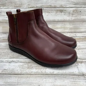 Taos Womens Select Leather Ankle Bootie In Whiskey Brown