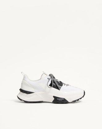 Valentino Garavani Sneaker Low Top True Act In Mesh E Tessuto Gommato Uomo BIANCO/ NERO 40.5