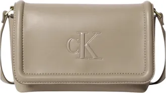 Calvin Klein Tassen, Dames, Beige, ONE Size, Leer, Logo Soft Touch Crossbody Tas