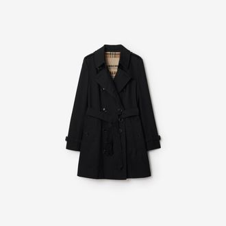 Burberry Short Chelsea Heritage Trench Coat, Size: 02