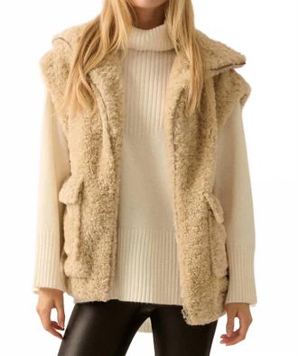 Promesa Solid Faux Fur Zip Up Vest In Oatmeal