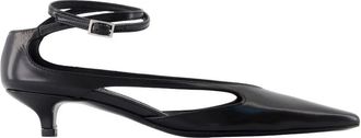 Toteme Sharp Kitten Pumps - Dames - Pumps - Zwart - 35 EU - Leer - Schoenen