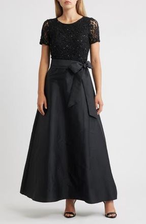 Pisarro Nights Lace & Taffeta Gown in Black at Nordstrom Rack, Size 4