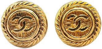 Chanel Orecchini tondi CC placcati oro con chiusura a clip 1970-1980