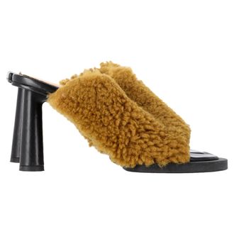 Jacquemus Les Mules Carr&eacute;s Ronds Shearling Sandals in Brown Lamb Fur