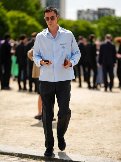 Come vestirsi in ufficio d’estate? I look eleganti e anti-afa per lui