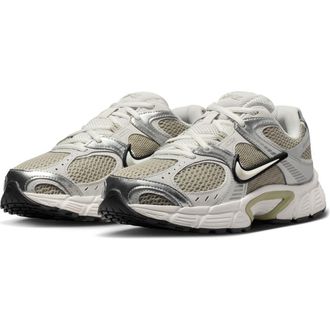 Nike V5 RNR Sneaker in Spruce Fig/Summit White at Nordstrom Rack, Size 11.5