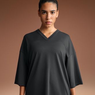 Nike Womens SKIMS Airy Oversized V-Neck T-Shirt in Black | SSSSL8629W-OBD