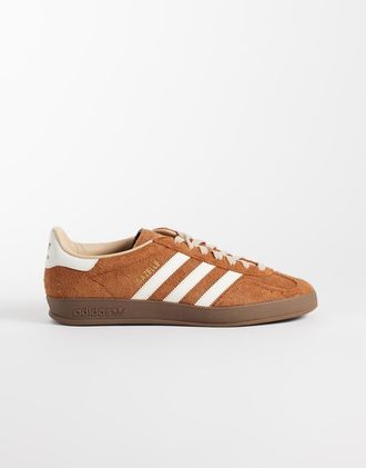 adidas Originals Gazelle Indoor sneakers in bronzo e bianco sporco-Marrone