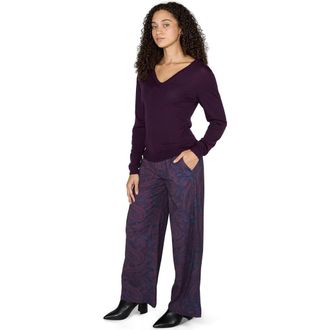 Lords of Harlech Sasha Cashmere Blend V-neck Sweater in Plum at Nordstrom, Size X-Small