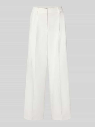 Christian Berg Wide Fit Stoffhose mit B&uuml;gelfalten in Ecru, Gr&ouml;&szlig;e 34