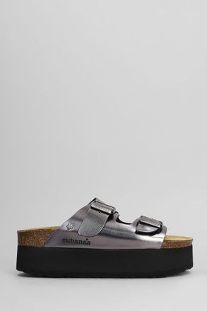 Cubanas Amalia Flats