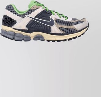 Nike lightweight sneakers with ventilated heel structure