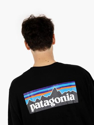 Patagonia P-6 logo responsibili tee black