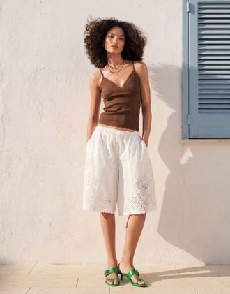 Monki Jorts in pizzo bianco a fiori