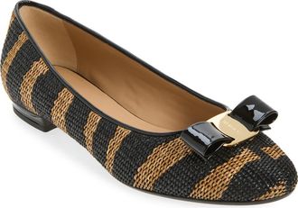 Ferragamo Varina 2.0 Raffia Ballet Flat in Nero Naturale/Nero Biscotto at Nordstrom, Size 7.5