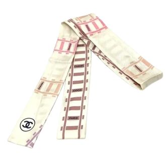 Chanel Pre-owned Scarves, female, Multicolor, Size: ONE SIZE Pre-owned Silk scarves