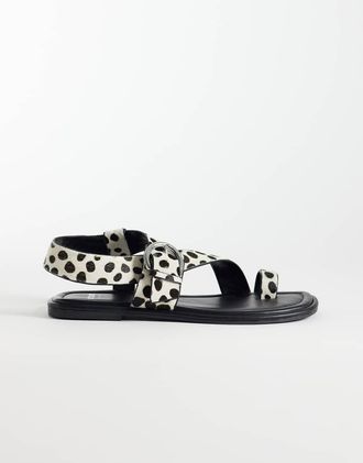 schuh Tanvi - Sandali infradito con cinturino alla caviglia e fibbia in cavallino animalier-Multi