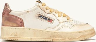 Autry SNEAKERS MEDALIST LOW SUPER VINTAGE IN PELLE BIANCA SALMON E VANILLA