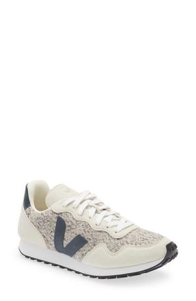 Veja SDU Alveomesh Sneaker in Snow Nautico at Nordstrom, Size 45