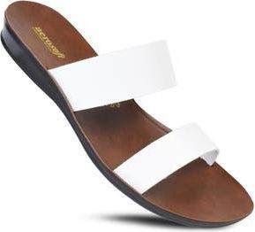 Aerosoft Ella Comfort Flat in White at Nordstrom Rack, Size 10