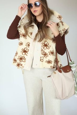 So Me Shaylie Floral Sherpa Vest In Beige