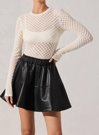 Astr Dex Textured Sweater Top In Cream