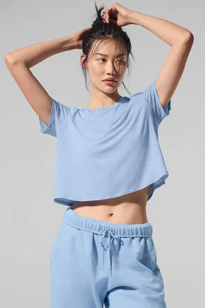 Alo | Cropped All Day Short Sleeve Top in Seashell Blue, Size: Medium