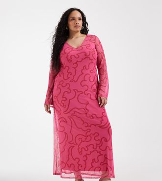Never Fully Dressed Plus Never Fully Dressed Curve - Vestito lungo in rete rosa con stampa cachemire