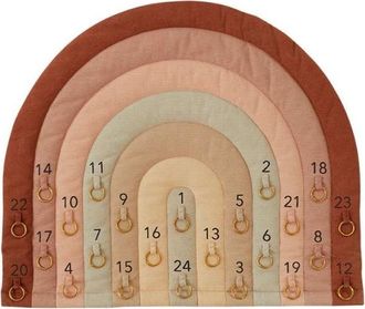 OYOY Calendario rojo de algod&oacute;n org&aacute;nico H60x50cm