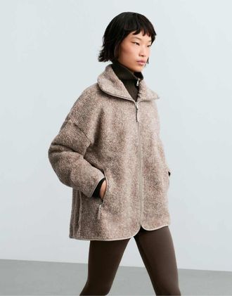 Oysho giacca con colletto alto in pelliccia sintetica color taupe-Grigio