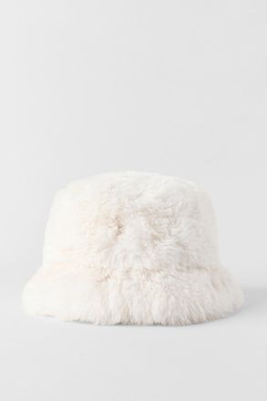 Alo | Faux Fur Starstruck Bucket Hat in Ivory White
