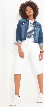 Joe Browns Stretch Denim Capri Pant in White at Nordstrom, Size 28