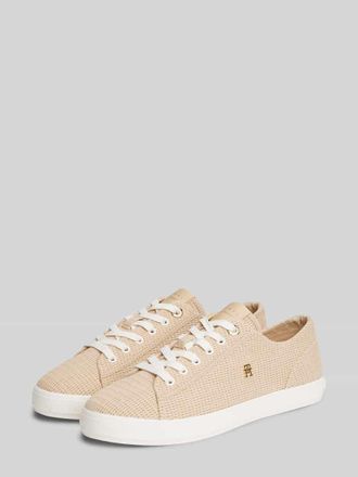 Tommy Hilfiger Low Top Sneaker in Strickoptik mit Logo Applikation in Beige, Gr&ouml;&szlig;e 38