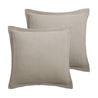 OEM Levtex Home - Juego De Dos Fundas De Almohada Estilo Europeo Mills Waffle Beige - Dise&ntilde;o De Gofre Beige - Dos Fundas De Almohada Estilo Europeo (66 X 