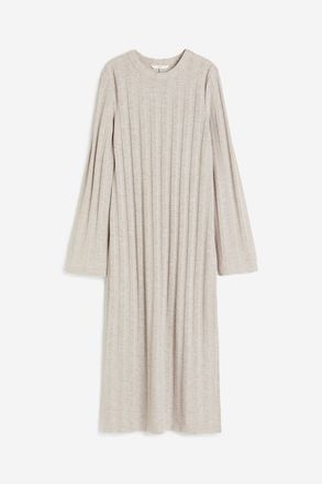 H&M Geripptes Strickkleid - Hellbeige