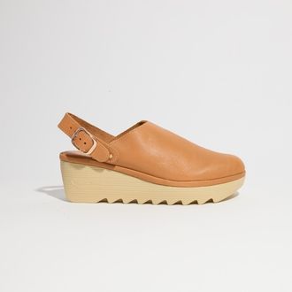 Cherokee Womens Jenny With A Buckle Clog In Natural