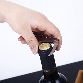 OEM Set De Regalo De Accesorios Para Abrir Botellas De Vino, Caja Original Con Forma De Botella (roja), El Regalo Perfecto Para El D&iacute;a Amantes Vino