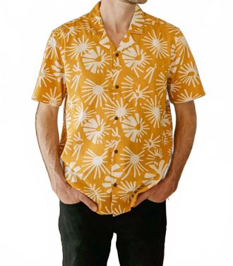 Bridge & Burn Bodie Short Sleeve Button Down Shirt In Solar Bloom
